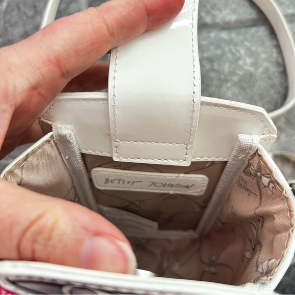 Betsey Johnson White Pink Sassy Spirits Crossbody Bag Girls Just Wanna Have Rum - Picture 7 of 14